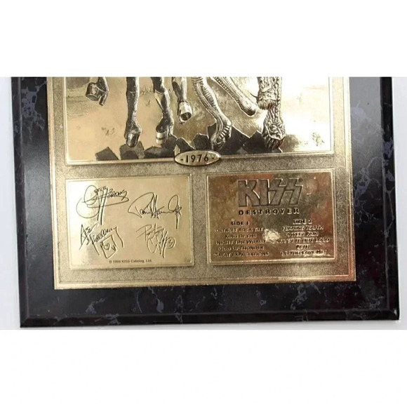 Vtg 1999 RARE Kiss Catalog Memorabilia Destroyer Golled Embosses Gold Plaque - Picture 2 of 4